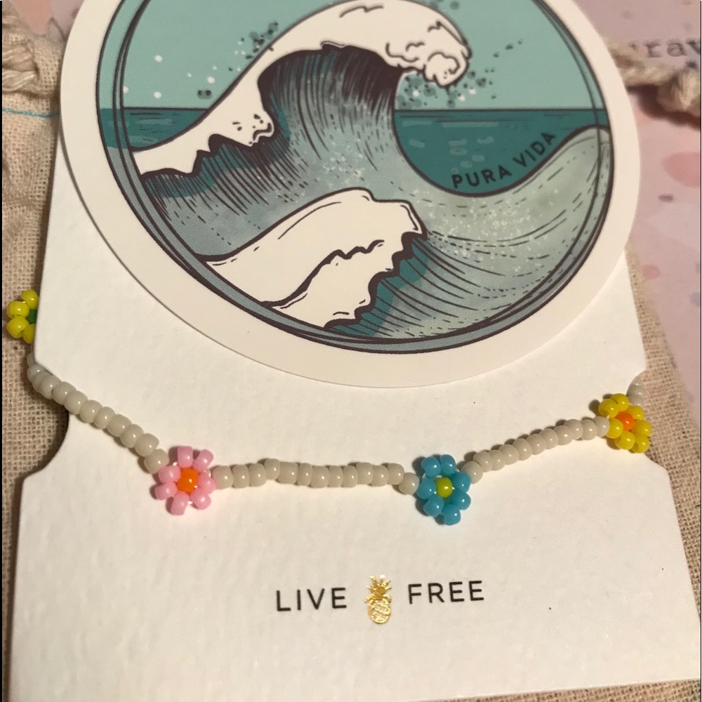 Pura Vida Daisy Chain Bracelet!